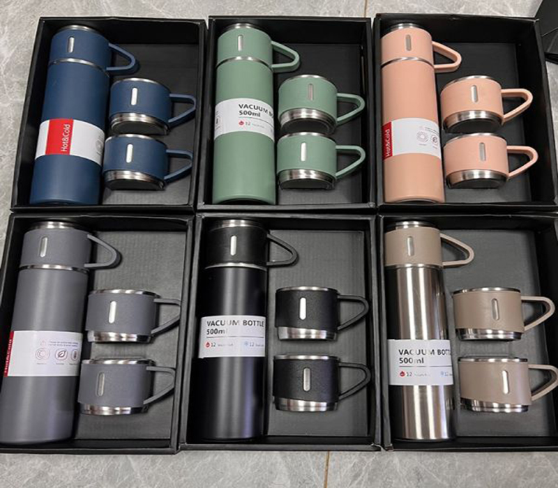 Coffee Mugs / Water Bottles / Flasks